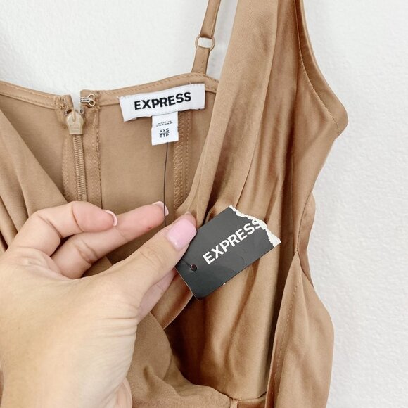 EXPRESS Satin Wrap Fit and Flare Dress NWT XS - Picture 4 of 7